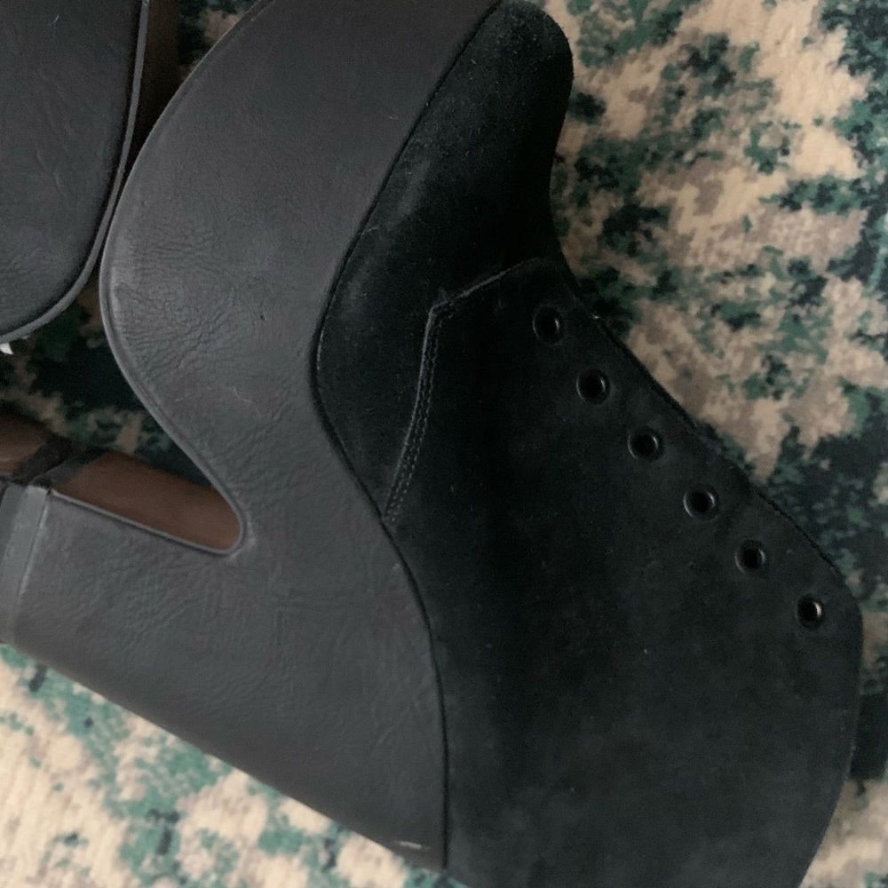 Topshop Suede Platform Boot. - Picture 6 of 13